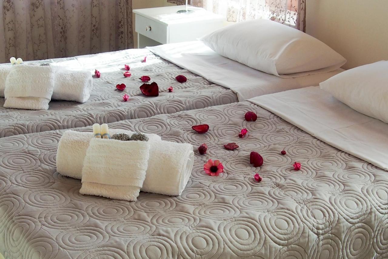 Kleanthe Otel Chalki Town Dış mekan fotoğraf