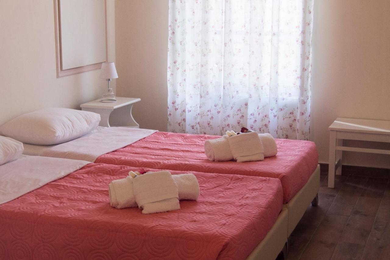 Kleanthe Otel Chalki Town Dış mekan fotoğraf
