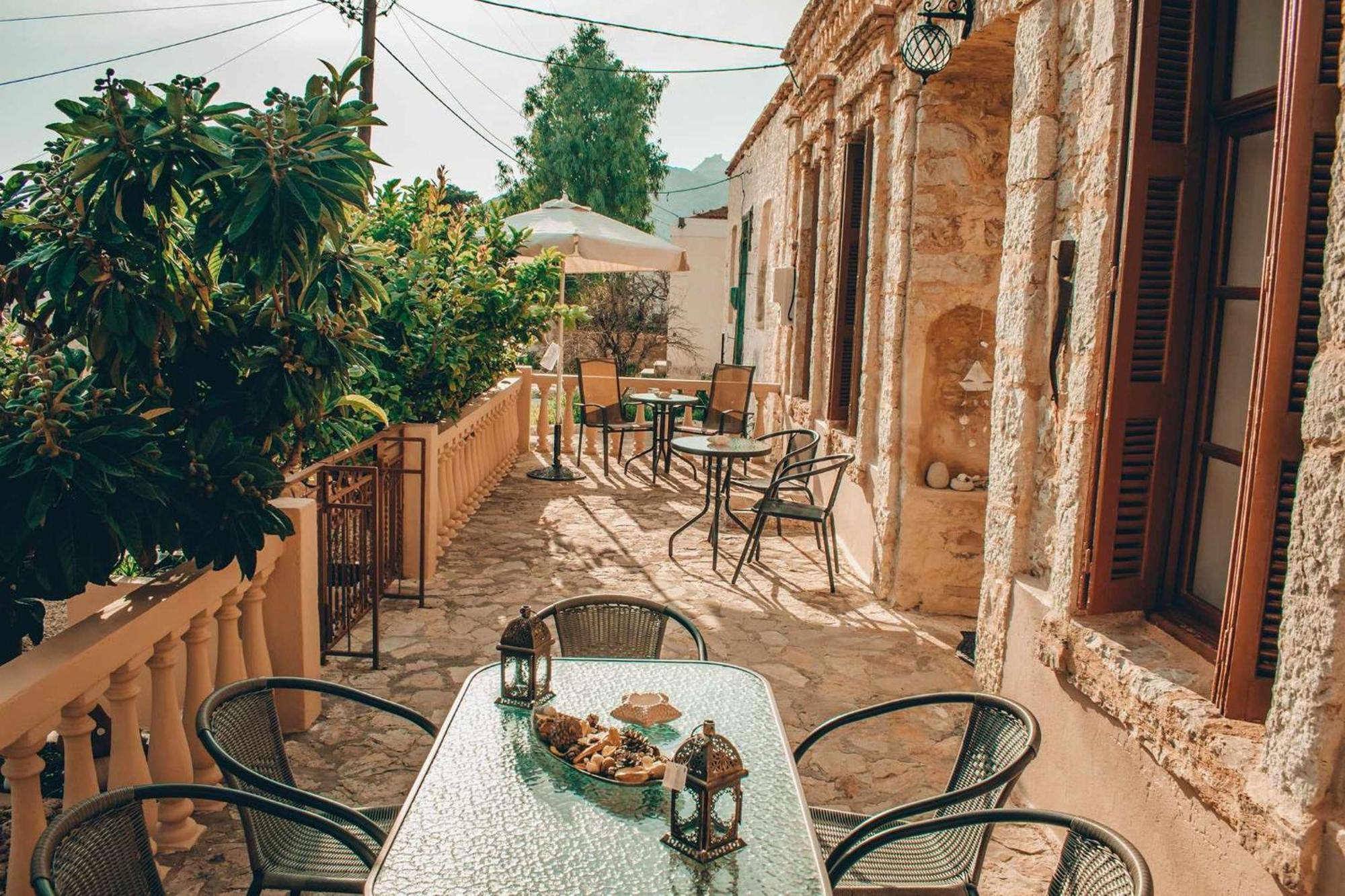 Kleanthe Otel Chalki Town Dış mekan fotoğraf