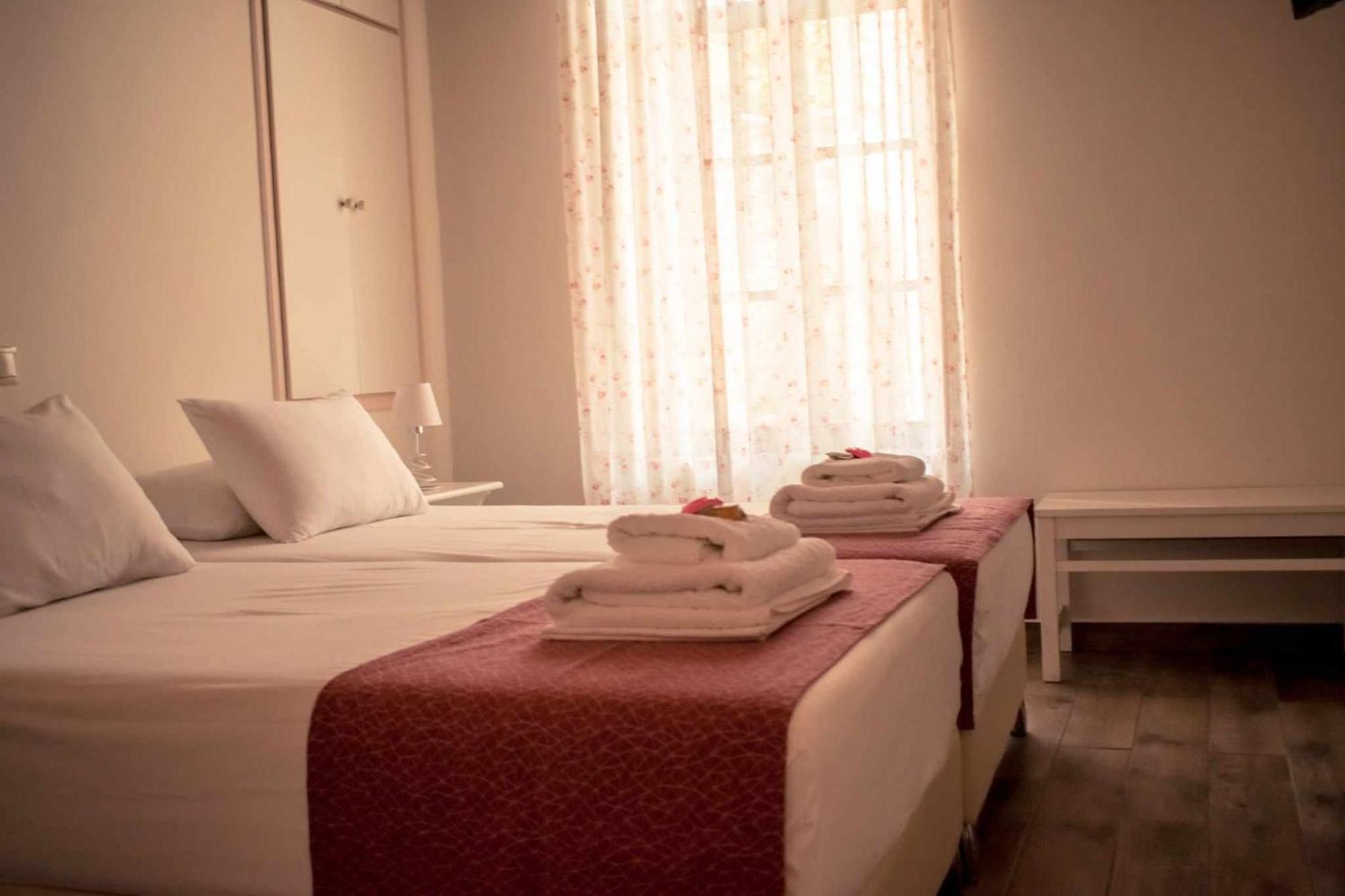 Kleanthe Otel Chalki Town Dış mekan fotoğraf