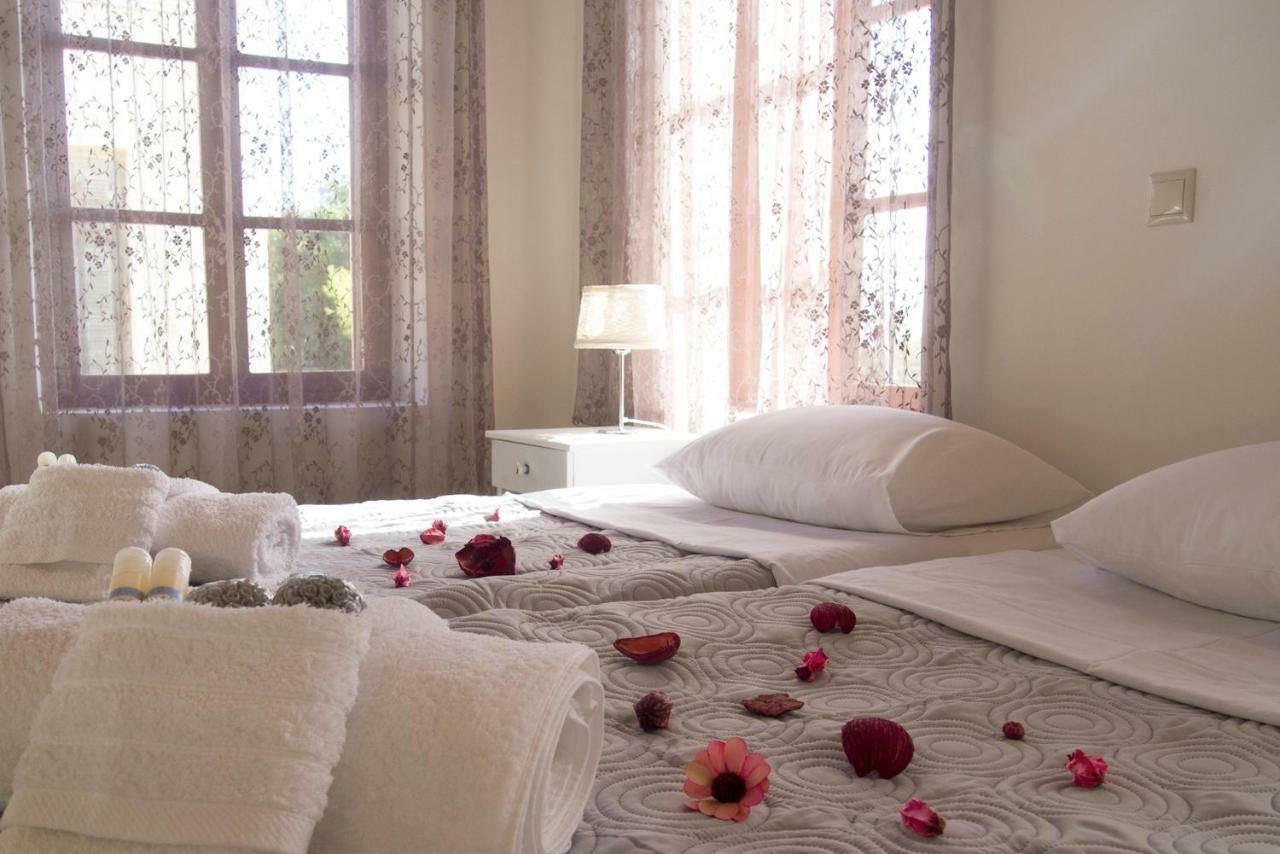 Kleanthe Otel Chalki Town Dış mekan fotoğraf